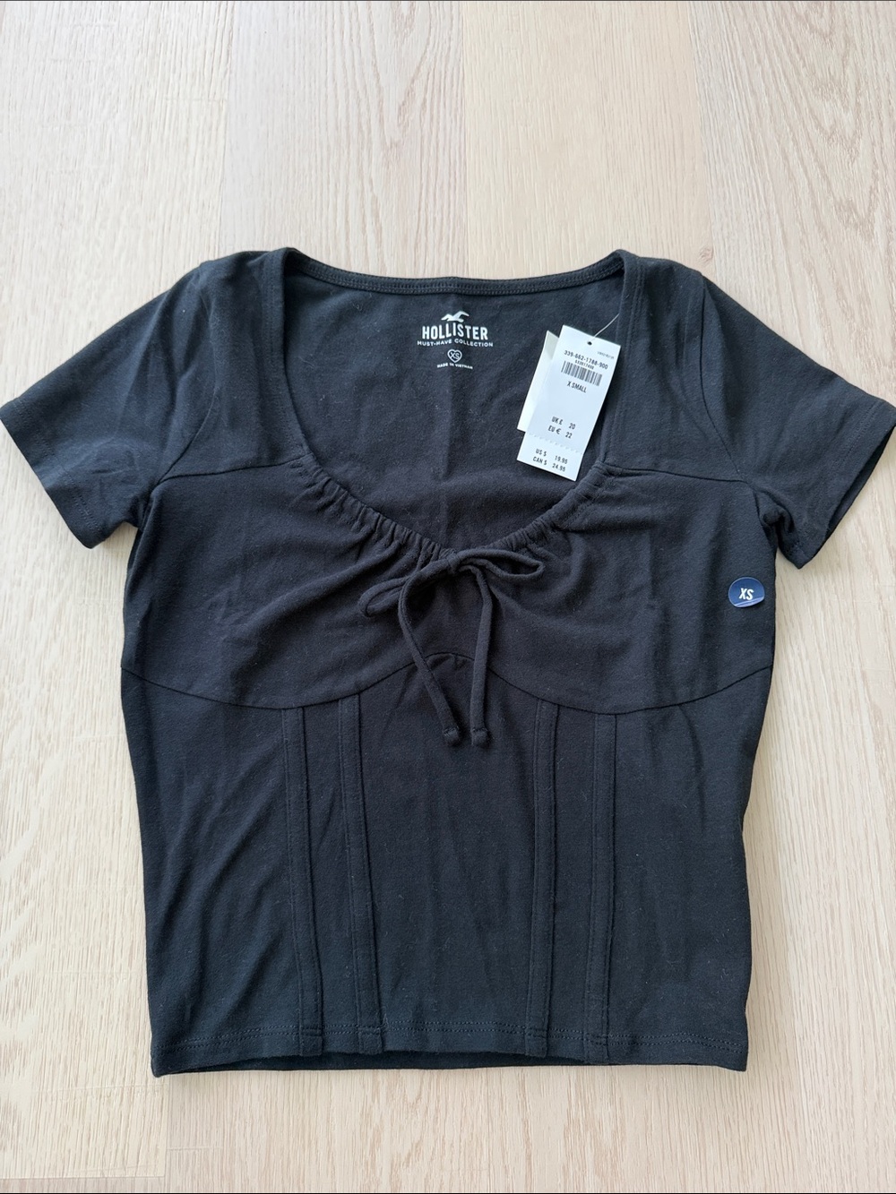 NWT Hollister Black Tie-Front Short Sleeve Top Size XS